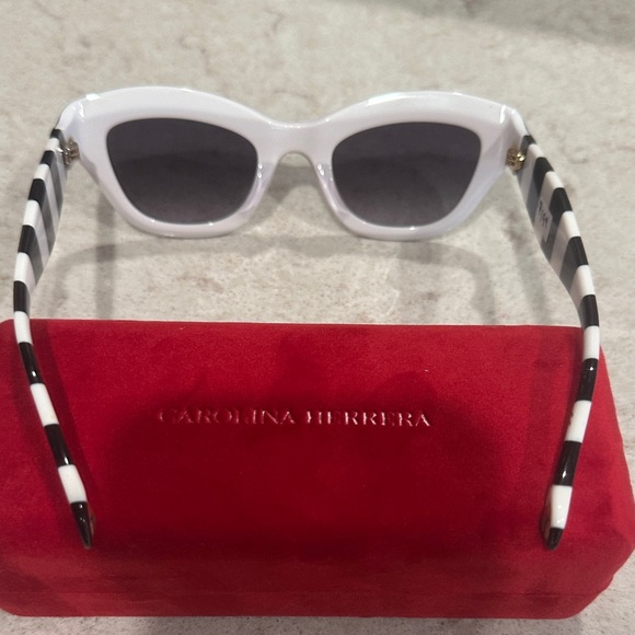 Carolina Herrera Black Sunglasses with Red Case - Picture 3 of 4